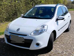 Weiß Gebraucht 2012 Renault Clio GrandTour Kombi | 4.999 €