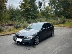 Grau Gebraucht 2006 BMW 325 M Sport Limousine | 9.300 €