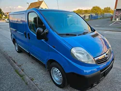 Blau Gebraucht 2008 Opel Vivaro Van | 5.000 € (Etwas zu teuer)