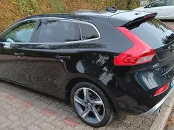 Schwarz Gebraucht 2014 Volvo V40 R-Design Kombi | 9.499 € (Guter Preis)