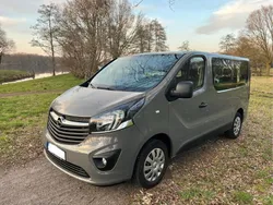 Grau Gebraucht 2016 Opel Vivaro Van | 15.000 €