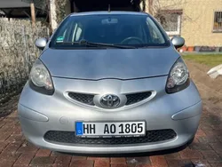Silber Gebraucht 2006 Toyota Aygo Kleinwagen | 2.600 € (Fairer Preis)