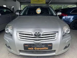Silver metallic Gebraucht 2005 Toyota Avensis Sol Kombi | 4.950 € (Teuer)
