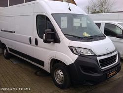 Lackierung weiss icy/deckend Gebraucht 2024 Peugeot Boxer Van | 22.290 € (Fairer Preis)
