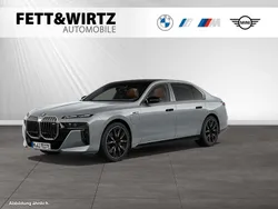 Brooklyn grau metallic Gebraucht 2024 BMW M760e Limousine | 126.900 € (Etwas zu teuer)
