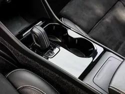 Silber Gebraucht 2021 Volvo XC40 R-Design SUV | 36.540 € (Teuer)