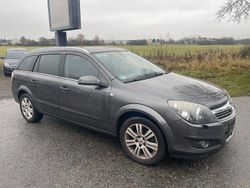 Grau Gebraucht 2009 Opel Astra Innovation Kombi | 1.650 € (Guter Preis)