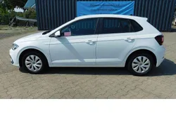 Weiss Gebraucht 2022 VW Polo Life Limousine | 15.390 € (Guter Preis)