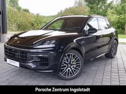 Chromitschwarzmetallic Gebraucht 2024 Porsche Cayenne SUV | 119.980 € (Teuer)