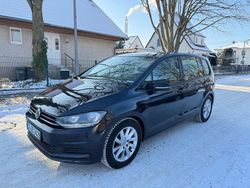Schwarz Gebraucht 2016 VW Touran Trendline Van / Kleinbus | 6.499 €