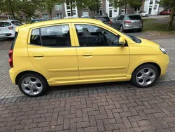Gelb Gebraucht 2009 Kia Picanto Kleinwagen | 2.500 € (Fairer Preis)