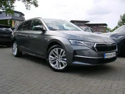 Graphite grey Gebraucht 2024 Skoda Octavia Selection Kombi | 31.980 € (Guter Preis)