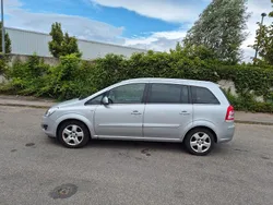 Silber Gebraucht 2012 Opel Zafira Family Van / Kleinbus | 4.300 € (Fairer Preis)