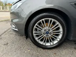 Grau Gebraucht 2018 Ford S-MAX Vignale Van / Kleinbus | 18.899 € (Fairer Preis)