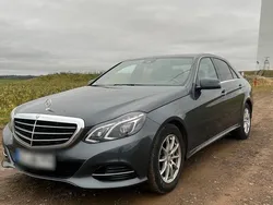 Grau Gebraucht 2015 Mercedes E220 Limousine | 19.999 € (Etwas zu teuer)