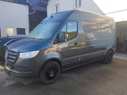 Grau Gebraucht 2019 Mercedes Sprinter Van | 26.999 €