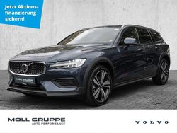 Blau Gebraucht 2023 Volvo V60 CC Plus Kombi | 38.850 € (Fairer Preis)