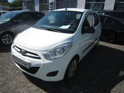 Weiß Gebraucht 2012 Hyundai i10 Edition Kleinwagen | 4.200 € (Etwas zu teuer)