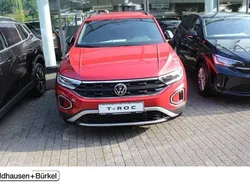 Rot Neu 2024 VW T-Roc Goal SUV | 41.030 € (Etwas zu teuer)