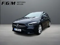 Lack kosmosschwarz Gebraucht 2024 Mercedes B200 AMG line Van / Kleinbus | 41.670 €