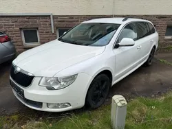 Weiß Gebraucht 2013 Skoda Superb Exclusive Kombi | 5.500 € (Fairer Preis)