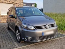 Grau Gebraucht 2012 VW Touran Van / Kleinbus | 7.700 € (Fairer Preis)