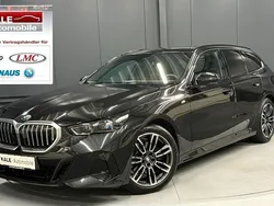 Black sapphire metallic Gebraucht 2024 BMW 520 M Sport Kombi | 54.780 € (Etwas zu teuer)