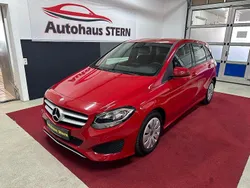 Rot Gebraucht 2014 Mercedes B180 Van / Kleinbus | 13.390 € (Fairer Preis)