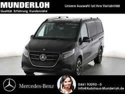 Obsidianschwarz metallic Gebraucht 2024 Mercedes V220 Style Van / Kleinbus | 69.900 €