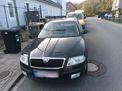 Schwarz Gebraucht 2007 Skoda Octavia Kombi | 1.990 € (Fairer Preis)