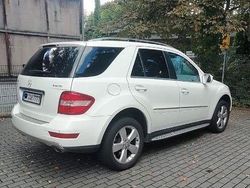 Weiß Gebraucht 2009 Mercedes ML350 SUV | 13.400 € (Teuer)