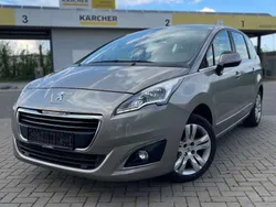 Gold Gebraucht 2015 Peugeot 5008 Van / Kleinbus | 4.800 € (Superpreis)