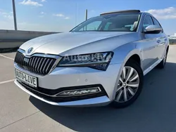 Silber Gebraucht 2022 Skoda Superb Limousine | 29.990 € (Fairer Preis)