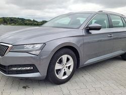 Grau Gebraucht 2022 Skoda Superb Ambition Kombi | 21.000 € (Superpreis)