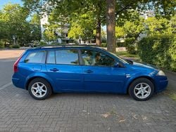 Blau Gebraucht 2004 Renault Mégane GrandTour Kombi | 1.800 € (Teuer)