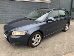 Blau Gebraucht 2011 Volvo V50 Momentum Kombi | 1.999 €