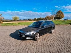 Schwarz Gebraucht 2012 Skoda Octavia Kombi | 2.800 € (Fairer Preis)