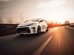 Weiß Gebraucht 2024 Toyota Yaris Kleinwagen | 34.000 € (Guter Preis)