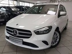 Weiß Gebraucht 2019 Mercedes B220 Van / Kleinbus | 23.980 € (Guter Preis)