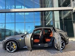 Grau Gebraucht 2024 Ferrari Purosangue SUV | 523.980 €