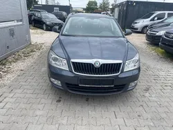 Grau Gebraucht 2010 Skoda Octavia Elegance Kombi | 2.290 € (Fairer Preis)