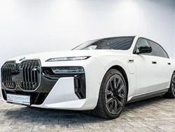 Weiß Gebraucht 2024 BMW M760e Performance Limousine | 148.800 € (Fairer Preis)