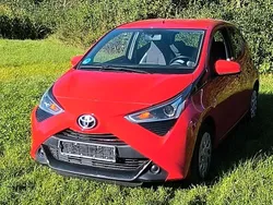 Rot Gebraucht 2019 Toyota Aygo X-play Kleinwagen | 7.900 € (Fairer Preis)