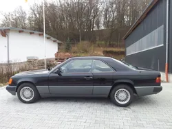 Schwarz Gebraucht 1988 Mercedes 230 Coupé | 16.000 €