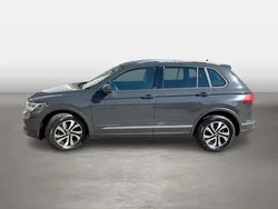 Grau Gebraucht 2022 VW Tiguan Active SUV | 28.888 € (Guter Preis)