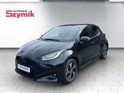 Mysticschwarz Gebraucht 2024 Toyota Yaris Hybrid Style Limousine | 22.750 € (Guter Preis)