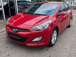 Rot Gebraucht 2015 Hyundai i30 Edition Limousine | 8.200 € (Guter Preis)