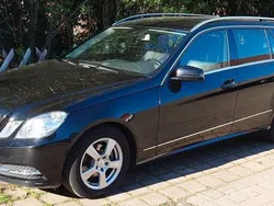Schwarz Gebraucht 2012 Mercedes E200 Avantgarde Kombi | 12.000 € (Fairer Preis)