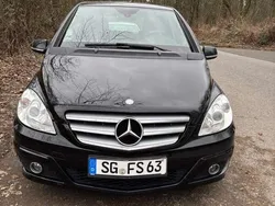 Schwarz Gebraucht 2010 Mercedes B180 Van / Kleinbus | 2.700 € (Fairer Preis)
