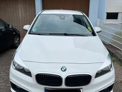 Weiß Gebraucht 2018 BMW 218 Active Tourer Advantage Van / Kleinbus | 16.000 € (Fairer Preis)